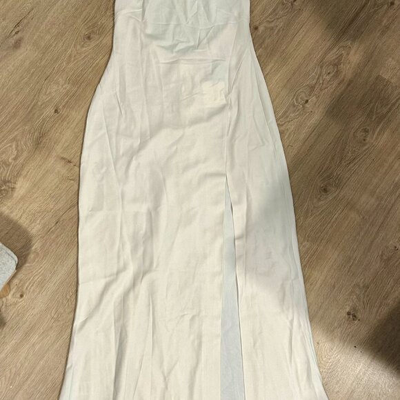 Misha Posey Gown in Ivory - Picture 6 of 6